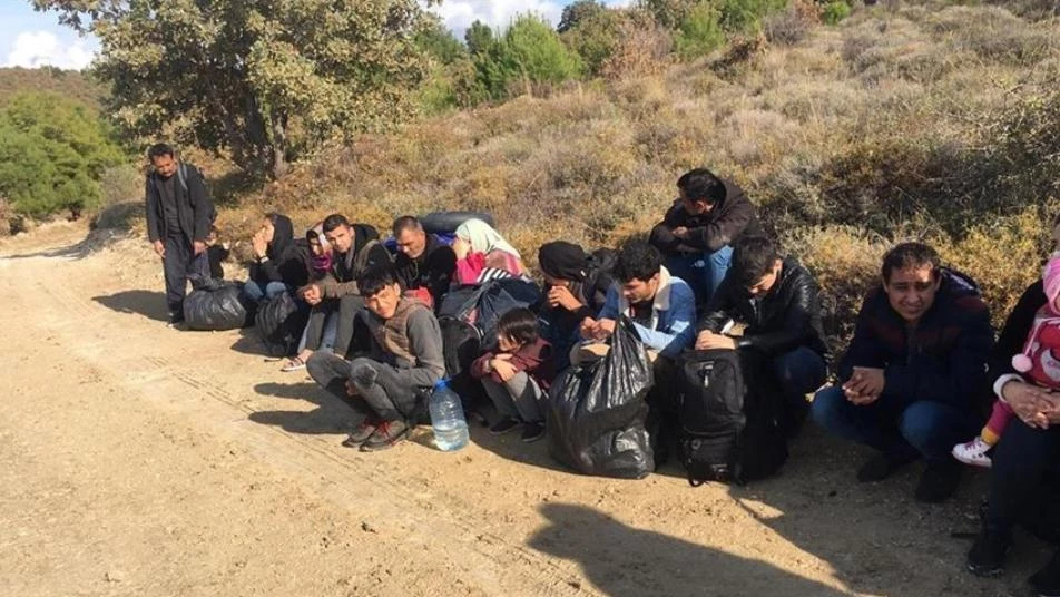 تركيا تضبط 97 مهاجراً أثناء محاولة تسللهم إلى اليونان
