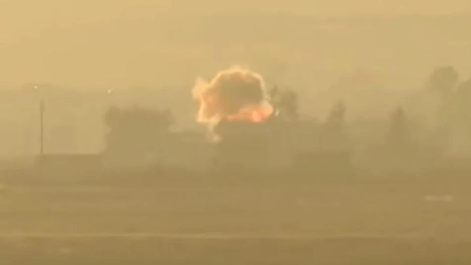 الفصائل تنسف قاعدة صواريخ لميليشيات أسد شمال حماة (فيديو)