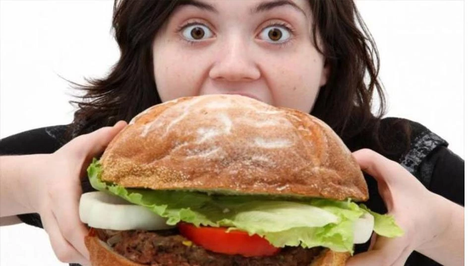 دراسات تُحدد "سر"  مصدر الرغبة الشديدة في الأكل!