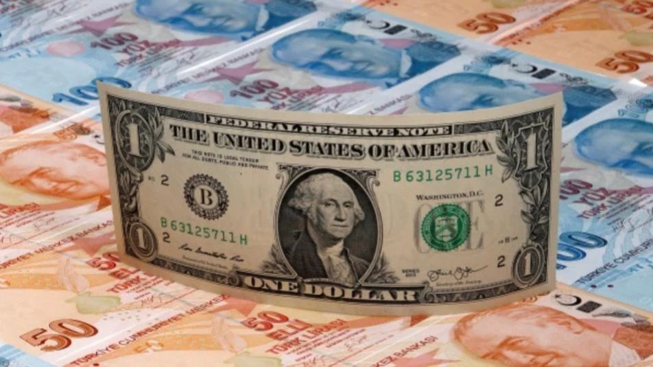 تراجع في أسعار صرف الليرة السورية والتركية أمام الدولار