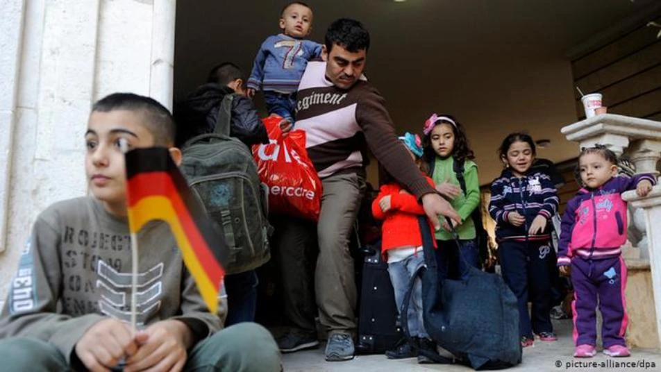 قادمون من تركيا.. وصول أول دفعة من اللاجئين السوريين إلى ألمانيا على متن طائرة