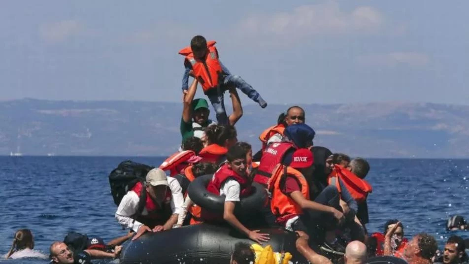 هل يسعى  الاتحاد الأوروبي للحد من غرق اللاجئين في البحر عبر إعادة توطينهم؟