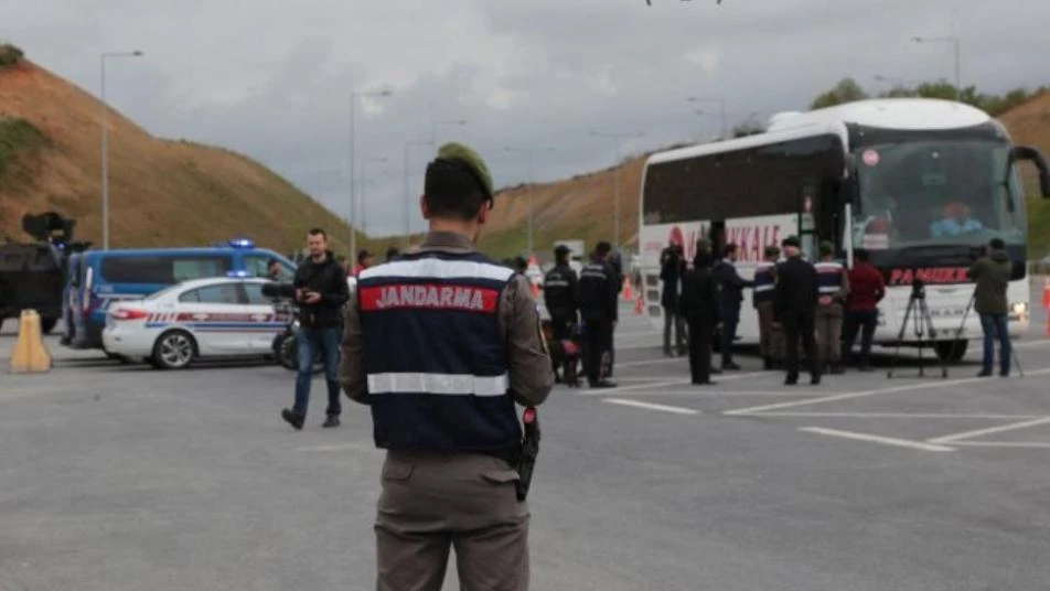 الحكومة التركية تُتيح الحصول على إذن السفر للاجئين السوريين عبر الإنترنت