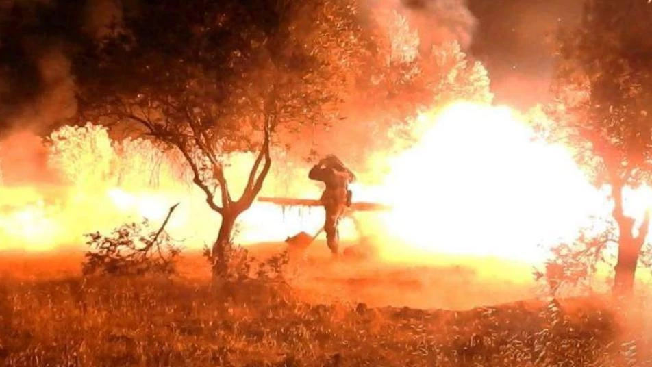 صاروخ يستهدف مجموعة من ميليشيا أسد شمالي حماة (فيديو)