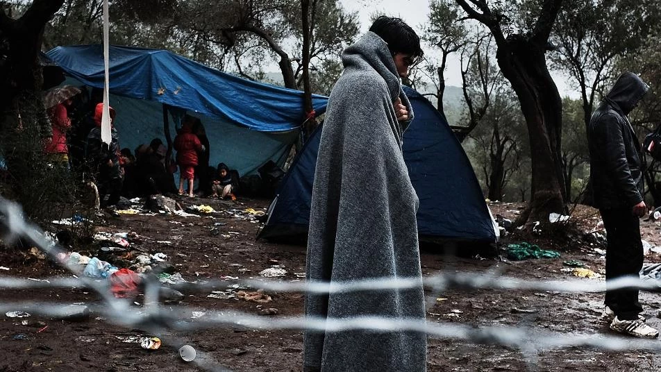 إجراءات مفوضية الأمم المتحدة تحرم لاجئين سوريين من المساعدة الشتوية باليونان