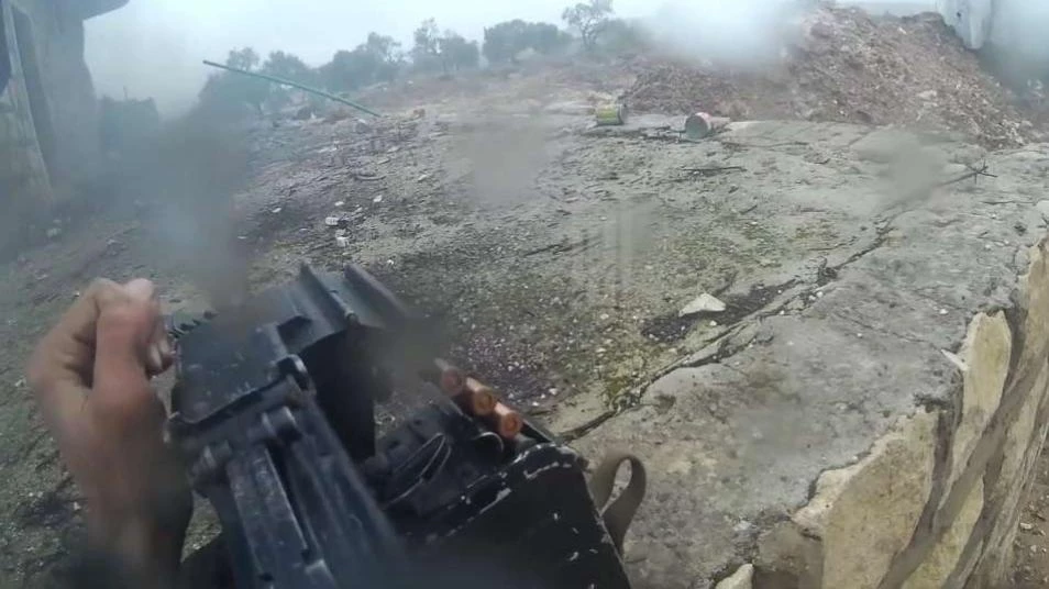 بالفيديو.. هجوم على مواقع الميليشيات الروسية جنوب إدلب