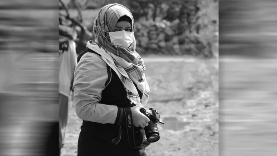 والدة الناشطة نور تكشف سبب اعتقالها والتهم الموجهة إليها
