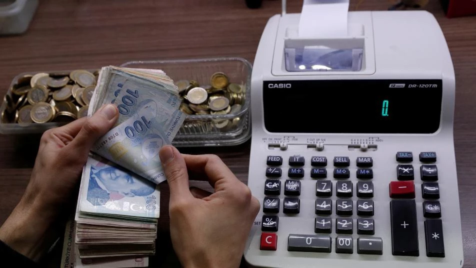 تحسن الليرة التركية أمام الدولار بعد قرار هام للبنك المركزي