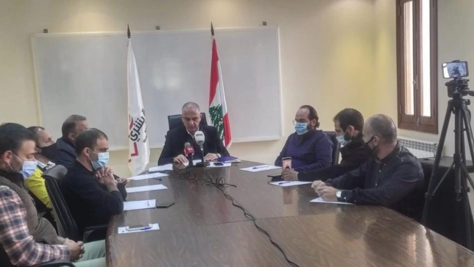 قرار رسمي بطرد السوريين من منطقة بشرّي شمال لبنان (فيديو)