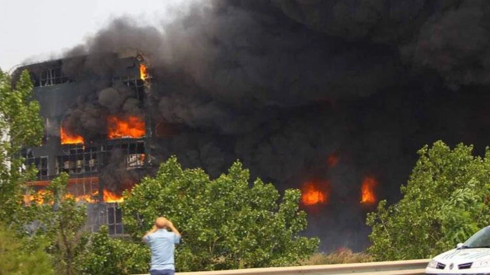 دعوات قضائية ضد مسؤولين في مصنع تركي شهد حريقاً أودى بحياة سوريات
