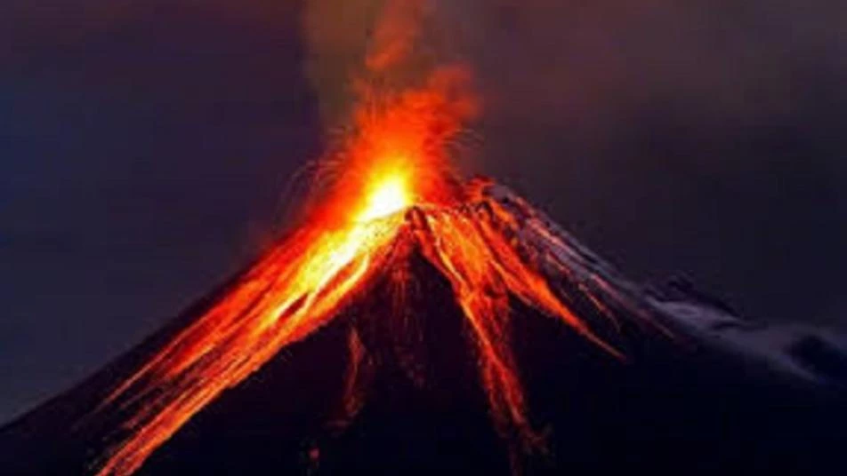 انفجار بركان في المكسيك وتحذير من انبعاثاته