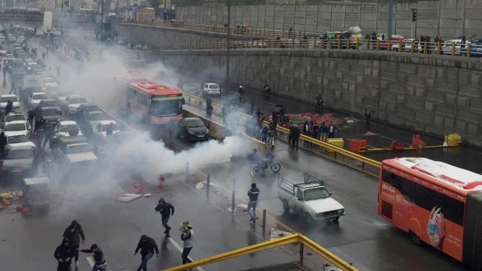 وزير الداخلية الإيراني يعترف بقتل العشرات من المحتجين على رفع أسعار الوقود