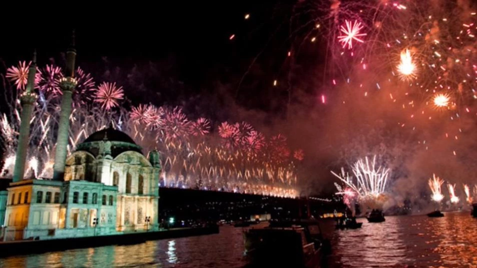 مقترح لحظر  تجول "أربعة أيام" يقيد احتفالات رأس السنة في تركيا