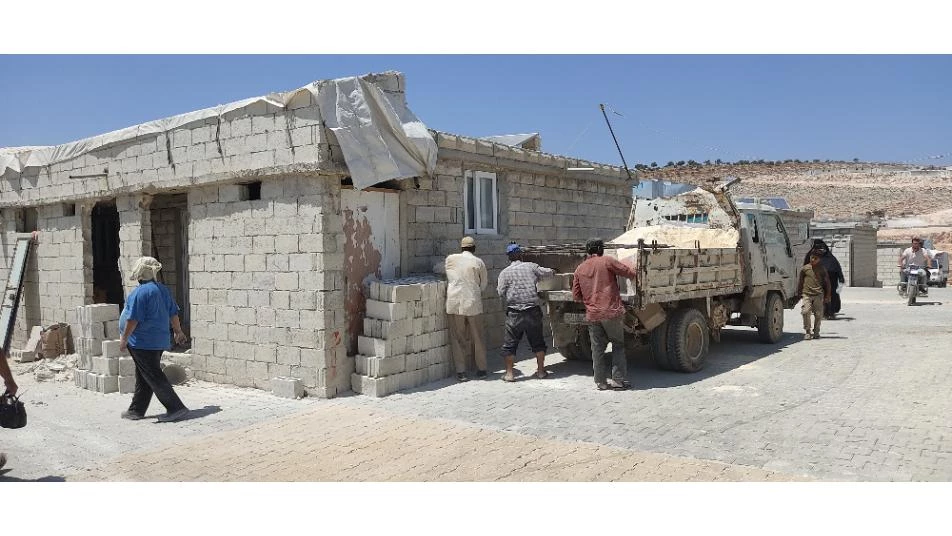 ‏أورينت تفتح ملف مشاريع تركيا السكنية في إدلب.. حلول مؤقتة للنازحين أم بديل دائم‏؟ (صور)