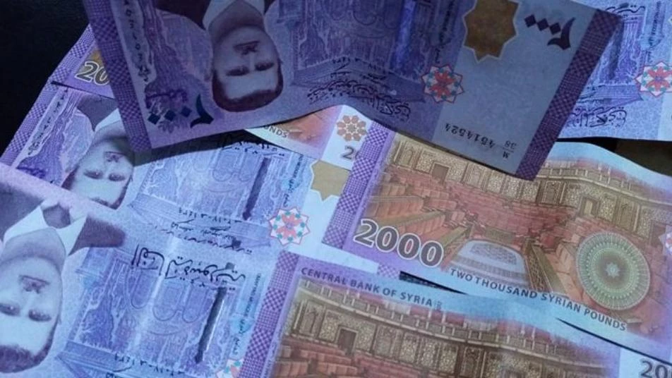 الليرة السورية تسجل سعراً  قياسياً جديداً في الهبوط أمام الدولار وباقي العملات