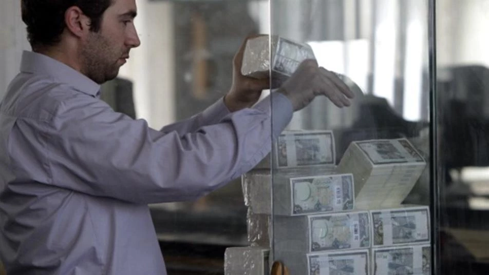 هبوط جديد لليرة السورية أمام الدولار