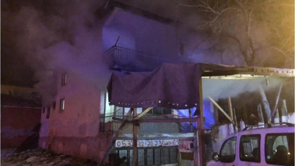 حريق في العاصمة أنقرة يتسبب بإصابة 4 أشخاص بينهم سوري