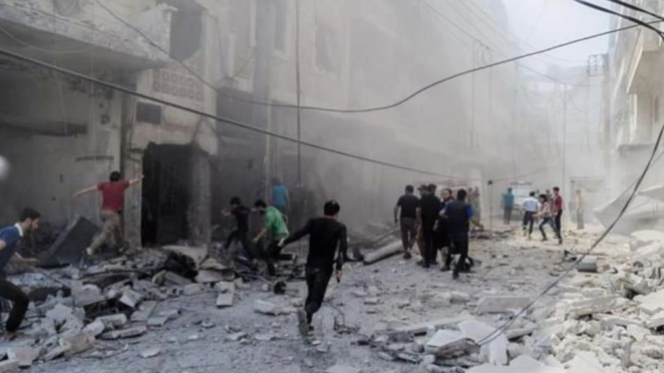 في يوم واحد .. الطيران الروسي يقتل عائلة ثانية نازحة شرق إدلب