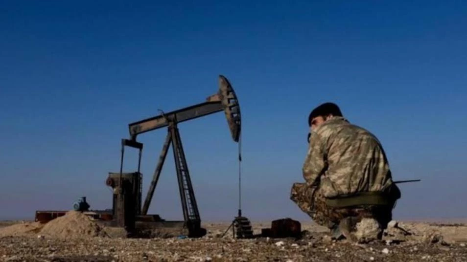 كيف تؤمن الميليشيات الإيرانية احتياجاتها من النفط السوري شرق ديرالزور؟