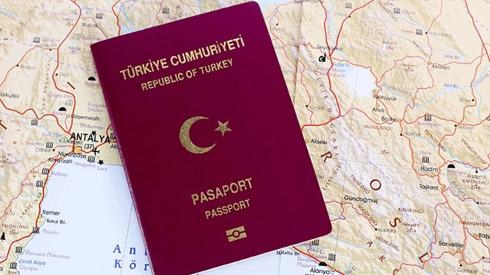 سحب الجنسية السودانية يثير قلق السوريين في تركيا من خطوة مشابهة.. ماذا يقول المحامون؟