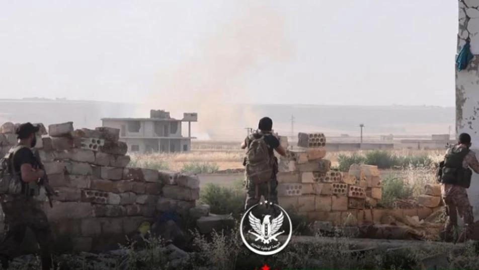"كر وفر" ..الفصائل تستعيد تلة استراتيجية غرب حلب