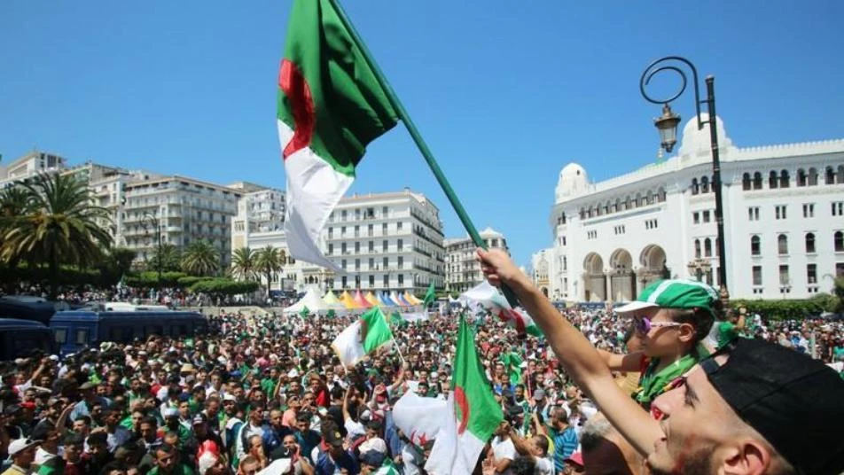 الجزائر.. لجنة سداسية للإشراف على حوار وطني وانتخابات رئاسية 