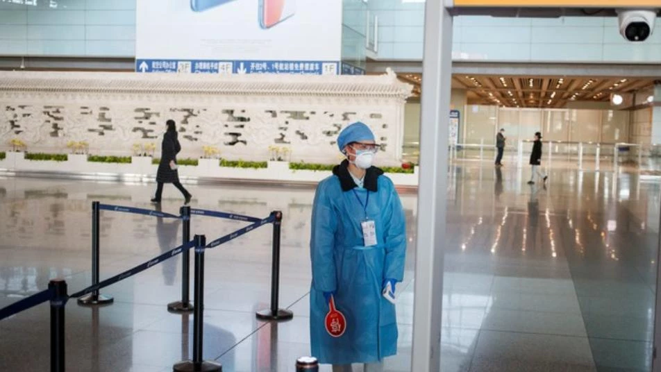 بعد ظهور إصابات جديدة بكورونا.. إلغاء أكثر من ألف رحلة جوية في مطاري بكين