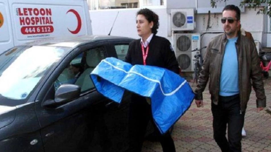سورية تلد على قارعة الطريق في تركيا والسلطات تعتقل زوجها