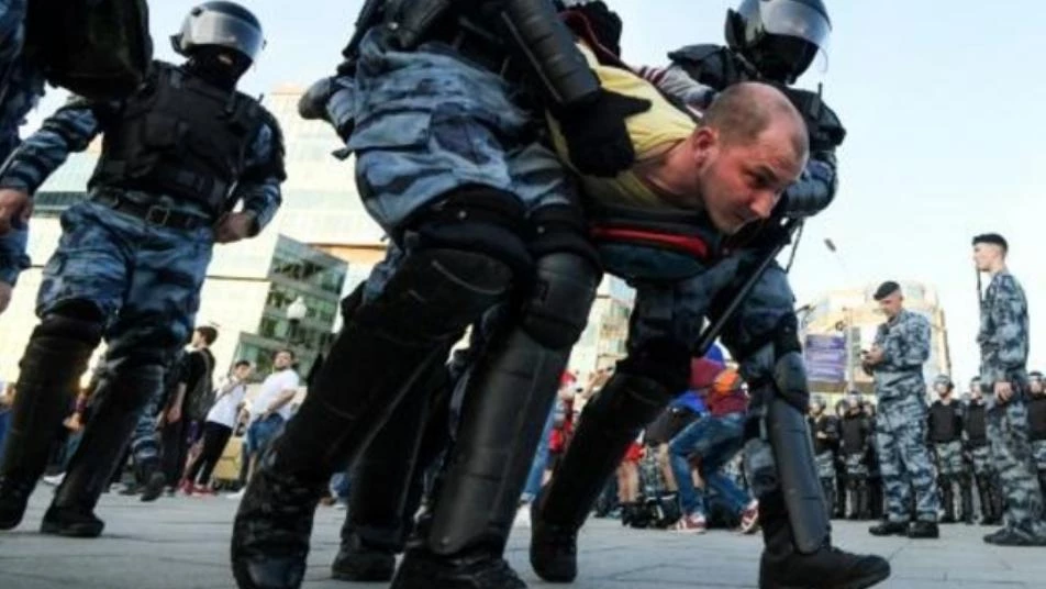 منظمة: توقيف نحو 1400 متظاهر معارض لبوتين في موسكو