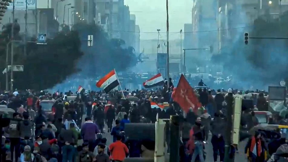 إصابة متظاهرين عراقيين في ساحة "الوثبة" ببغداد
