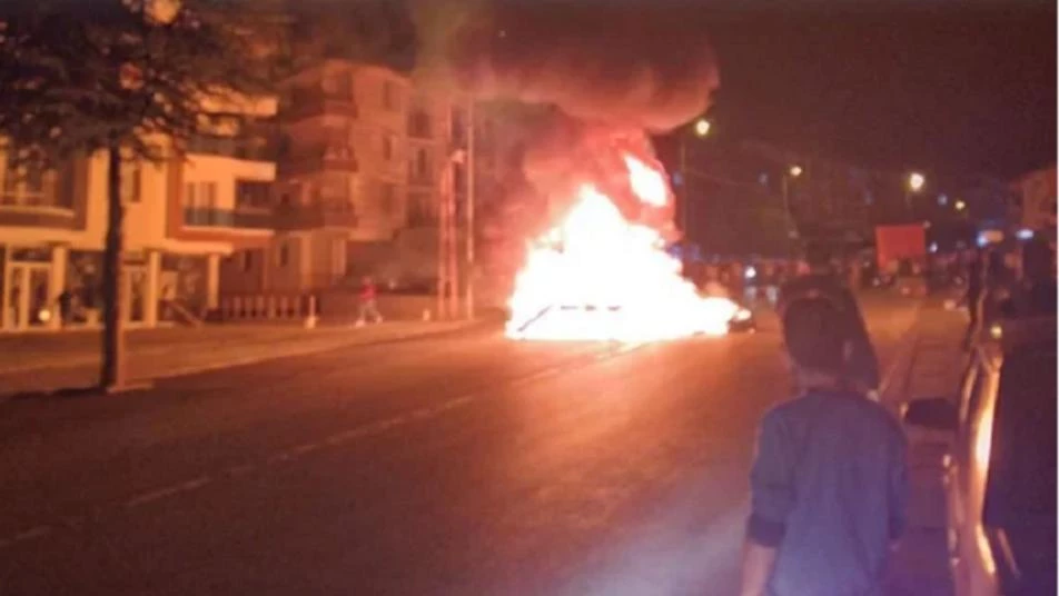 بعد ليلة قاسية على السوريين.. الحكومة توضح ما جرى في أنقرة والمعارضة تحرض! (فيديو)