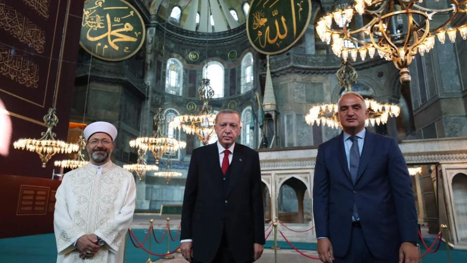 صحيفة تركية تثير غضب الأتراك بسبب تصريحات غير مسبوقة عن تحويل آيا صوفيا لمسجد