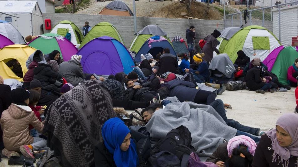خليفة ميركل المحتمل يكشف عن موقفه من استقبال ألمانيا للمزيد من اللاجئين