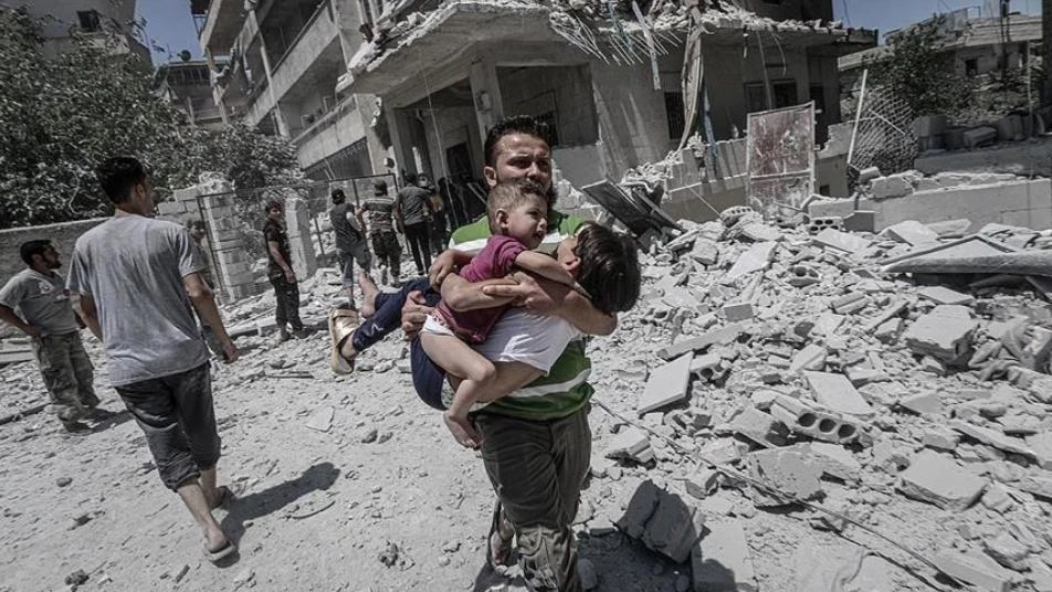 تشاووش أوغلو يحذر من مأساة إنسانية جديدة في إدلب
