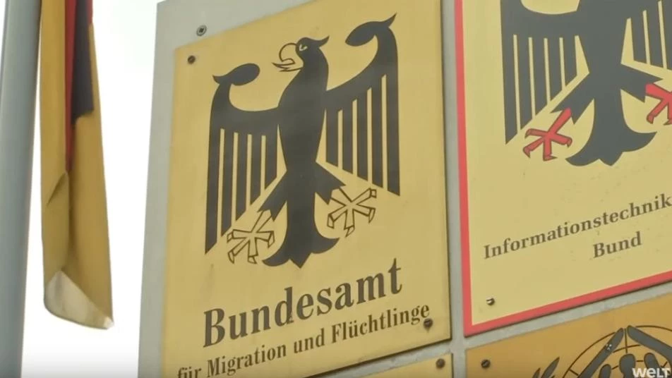 ما حقيقة سحب الإقامة من لاجئ سوري في ألمانيا بسبب تغريدة؟