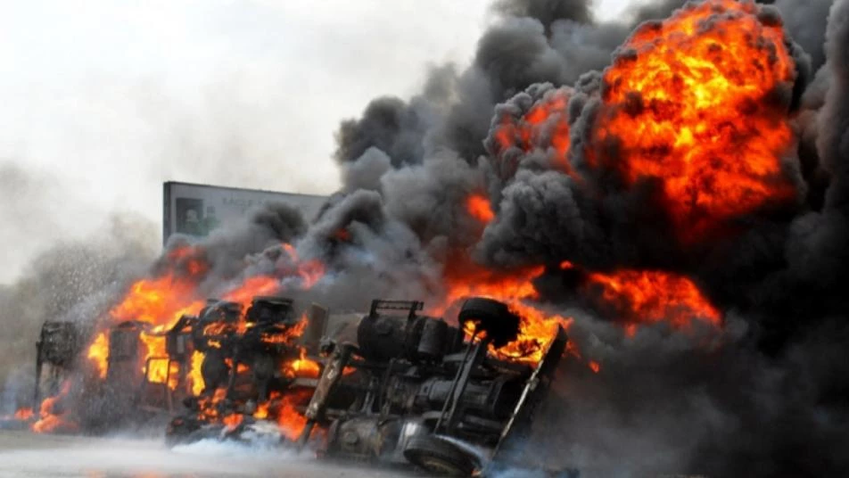 أكثر من 60 قتيلا بانفجار صهريج وقود في تنزانيا