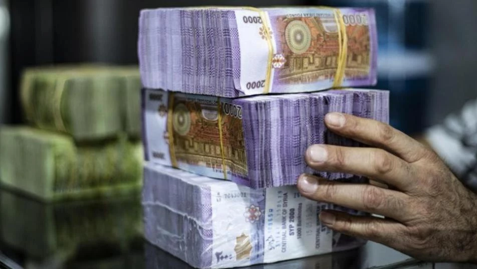 الليرة السورية تبدأ مسلسل انهيار جديد أمام الدولار وباقي العملات