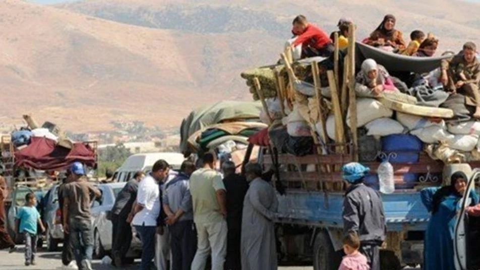 مقتل سوري في لبنان وبلدتان تصدران قراراً عنصرياً جديداً ضد اللاجئين