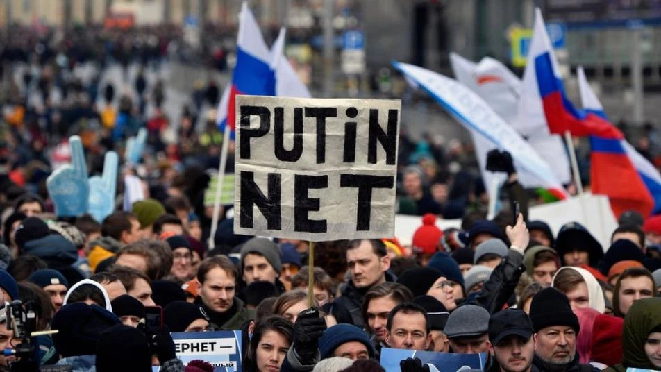 الشرطة الروسية تعتقل آلاف المتظاهرين وتحاكم أنصار "نافالني" وهذه أبرز تهمهم