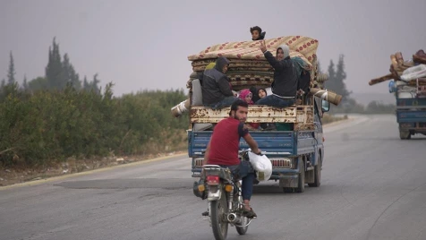 Tens of thousands of civilians flee Assad-Russian bombing campaign in Syria’s Idlib