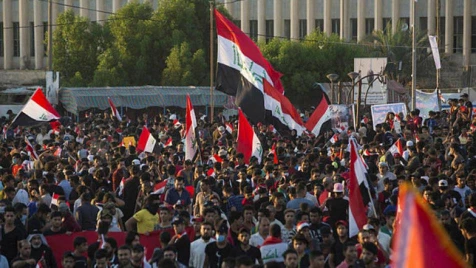 Iraqi protesters and security forces clash