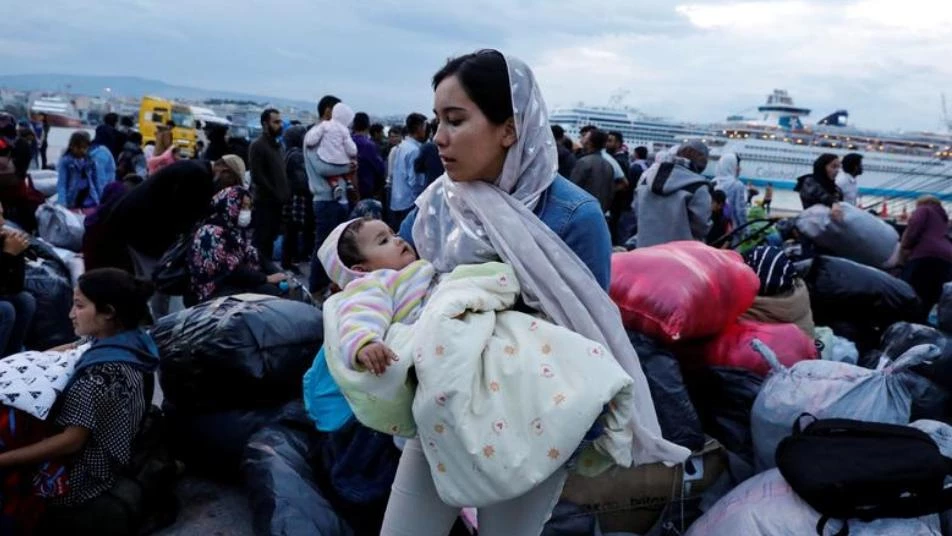 Prior to Syria military operation, Greece expands refugee transfers (Photos)