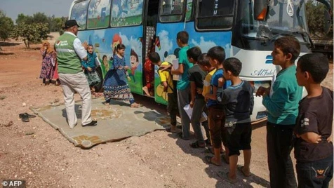 Bus brings school to Syrian children