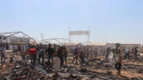 Fire destroys Syrian IDPs camp in Aleppo countryside