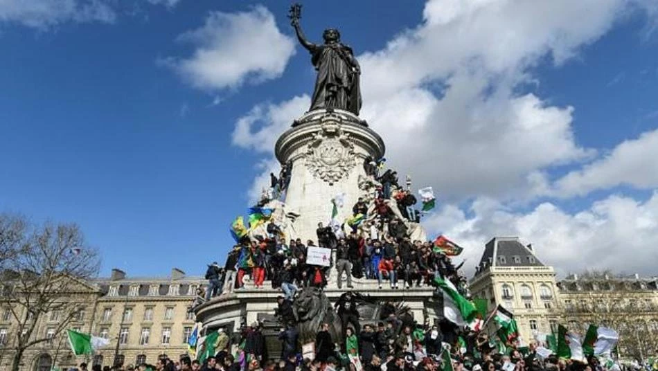 Thousands join Algeria protests in France