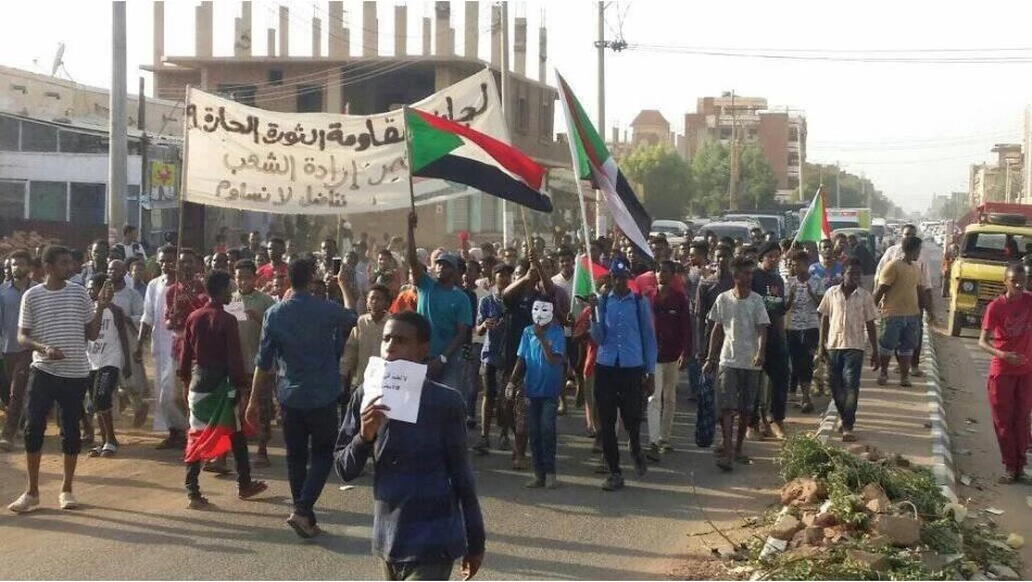 Sudanese students rally against violence in central province