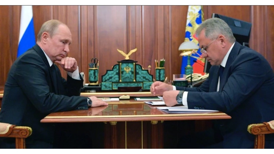Putin meets with defense minister after deadly Russian submarine incident