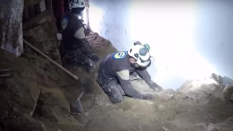 House collapse kills woman, her child in Aleppo countryside (video)