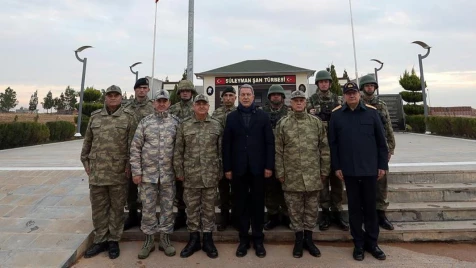 Akar visits military brigades stationed on border with Syria 