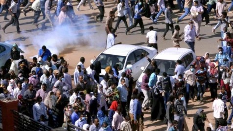 Push for more Sudan protests after police block march